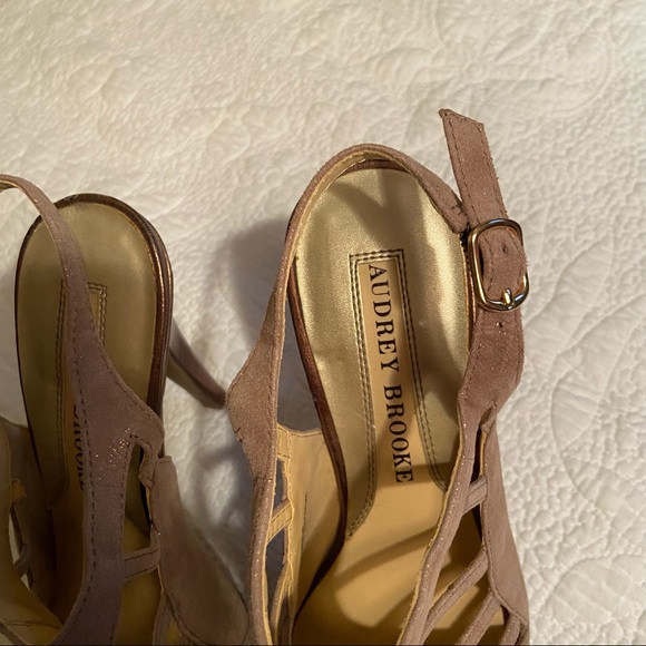 AUDREY BROOKE HEELS, Size 7 - Picture 11 of 13